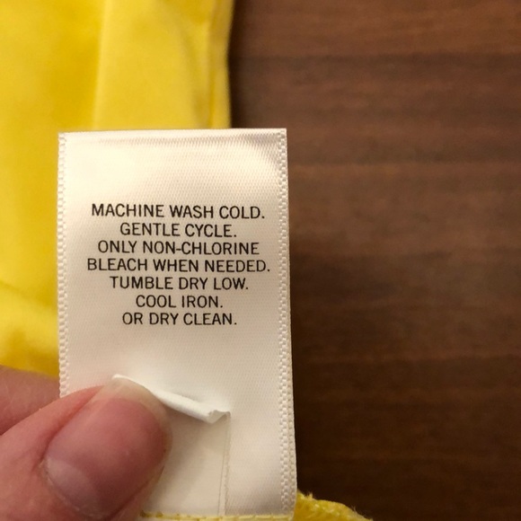 Banana Republic Factory yellow blouse - Picture 8 of 8